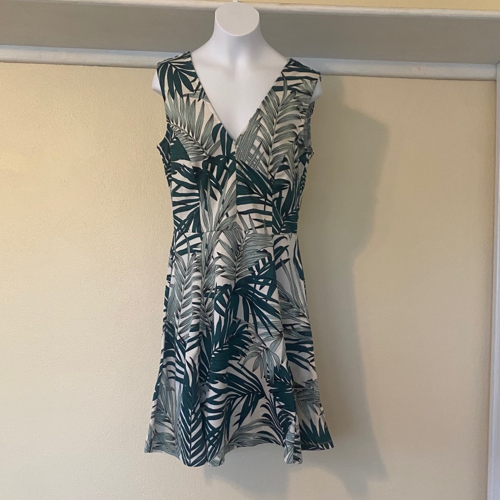 H&M tropical palm tree summer dress size Medium sz M